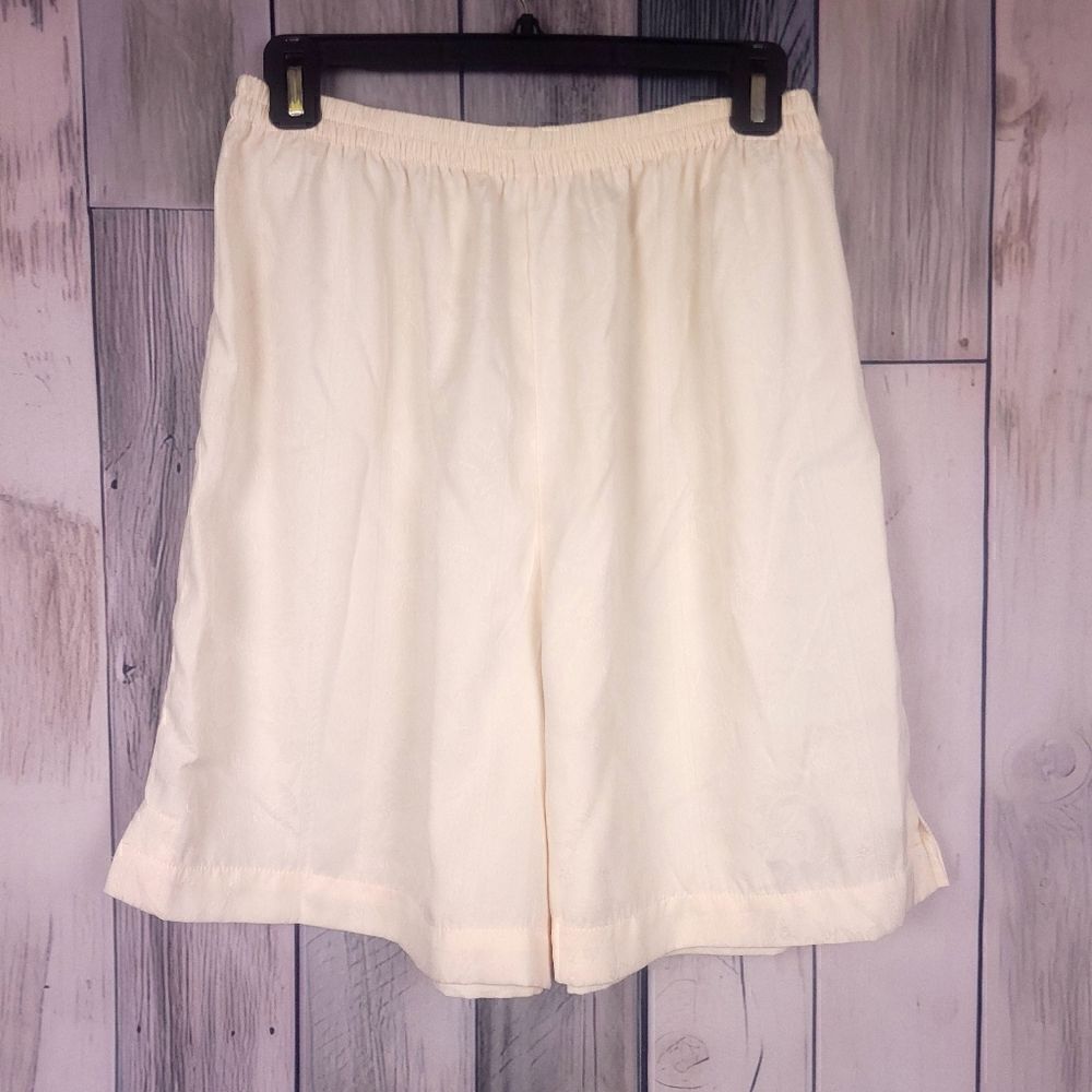Vintage Victoria's Secret Cream Floral Paisley Embossed Shorts Pajama Bottoms M
